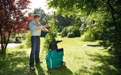 Biotrituratore da giardino: meglio elettrico o a scoppio? Guida alla scelta.